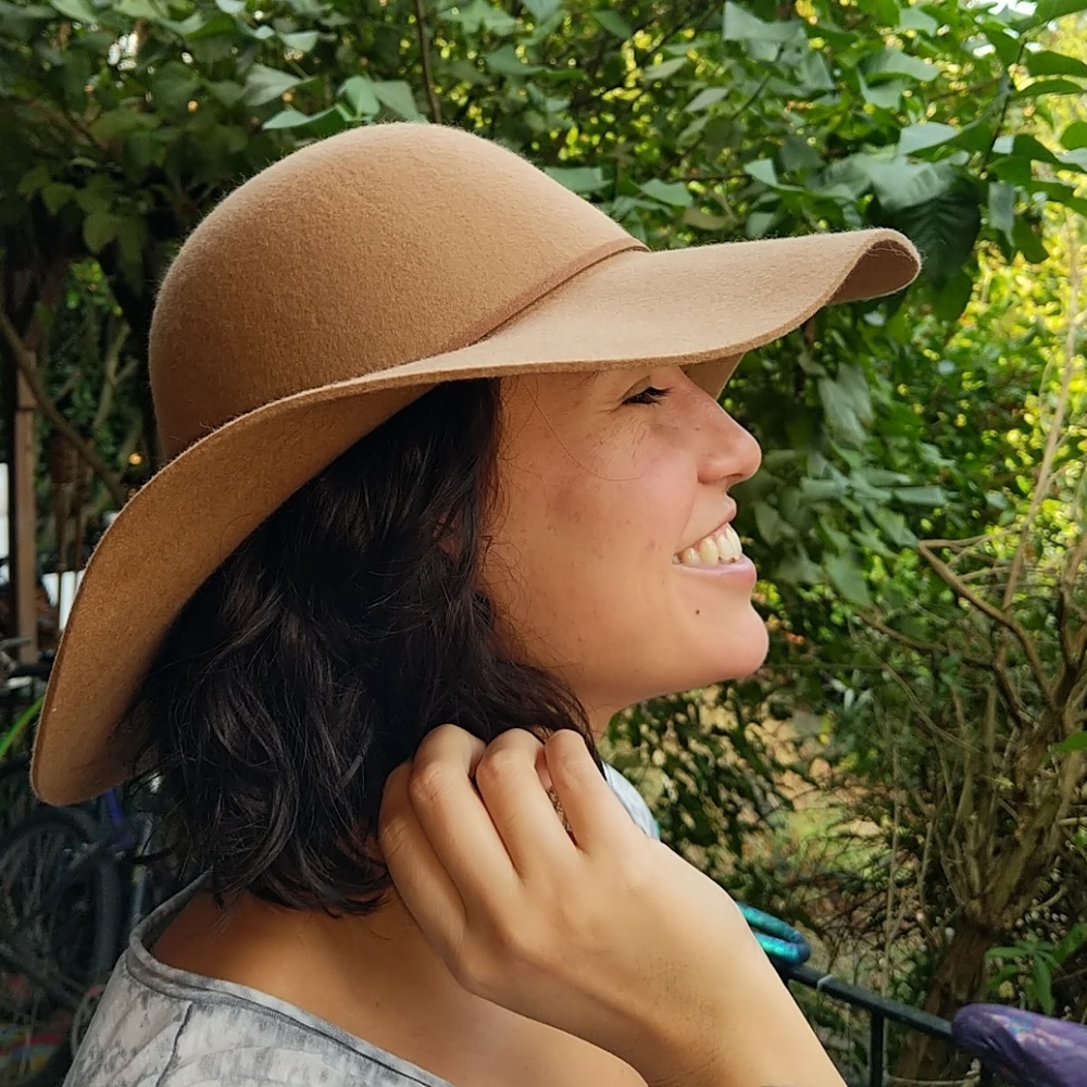 NWT Adjustable Wool Hat